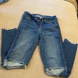 American Eagle Outfitters Blue Distressed Cropped Jeans